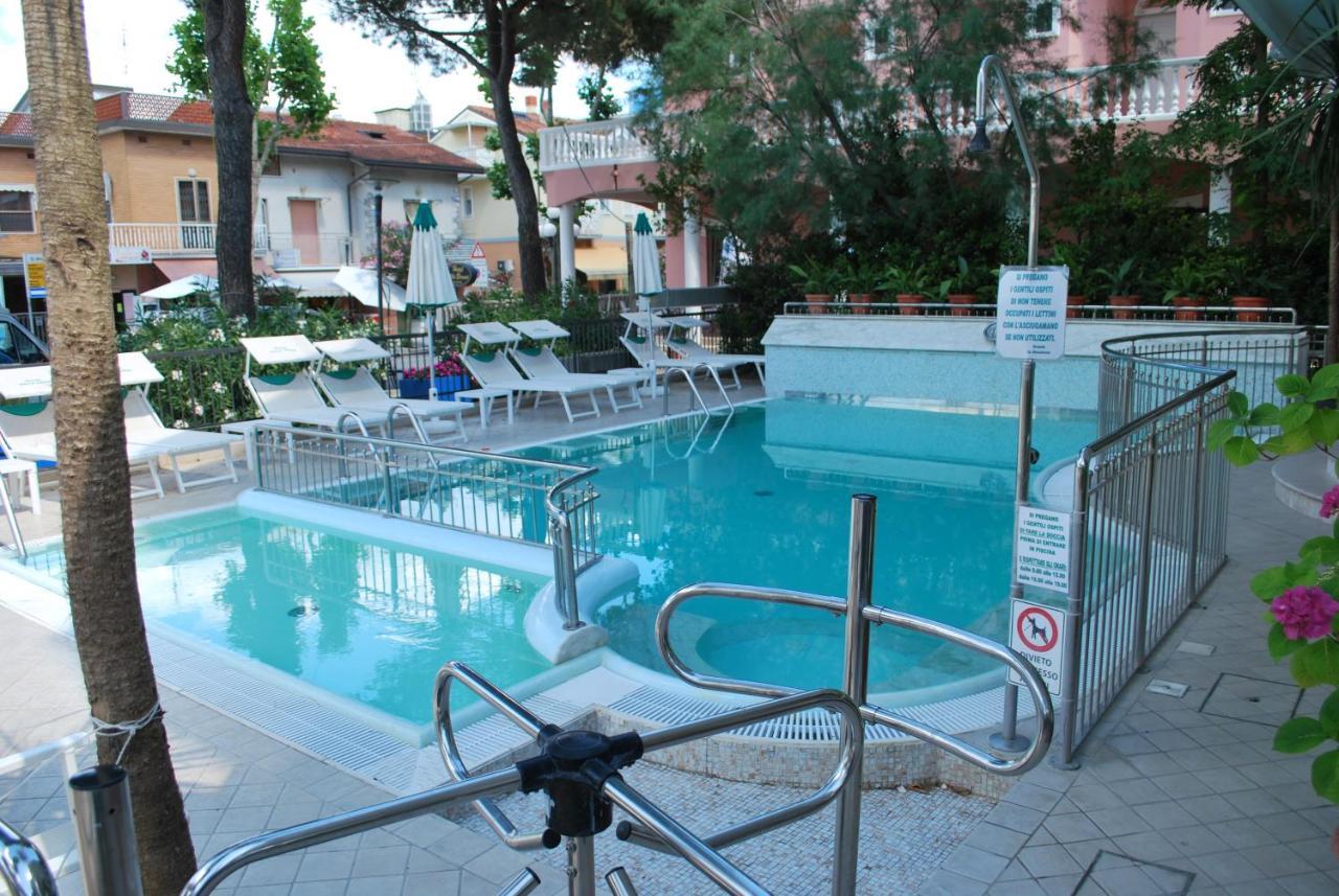 Hotel Villa Verde San Mauro Mare Екстериор снимка