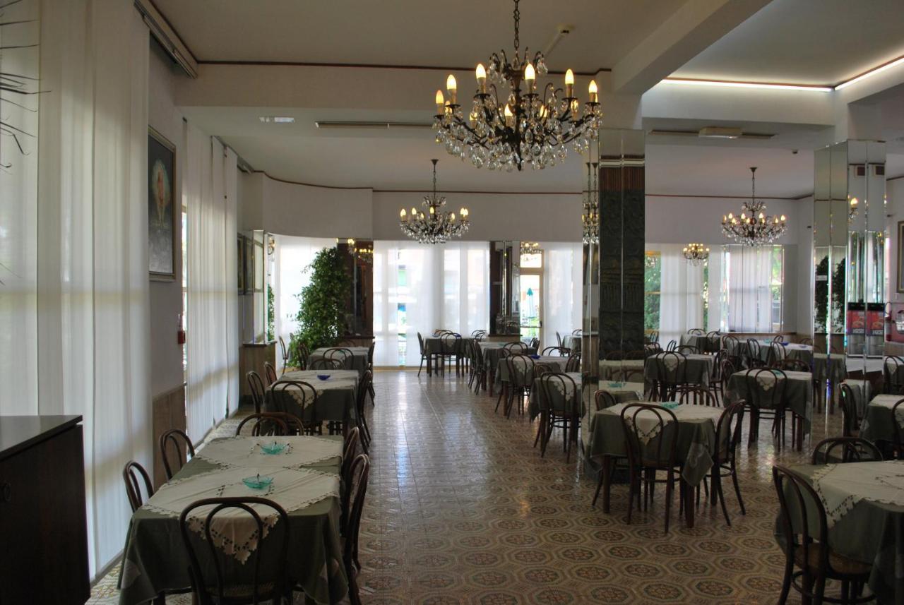 Hotel Villa Verde San Mauro Mare Екстериор снимка