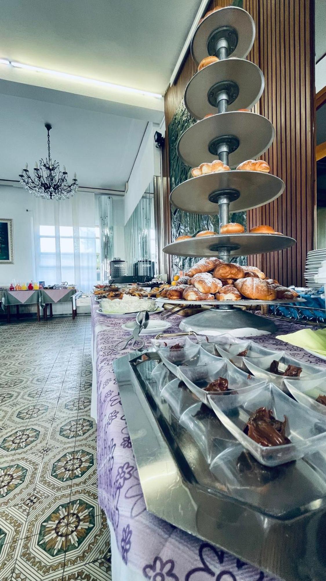 Hotel Villa Verde San Mauro Mare Екстериор снимка