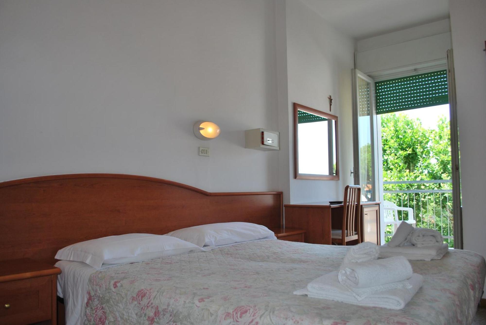 Hotel Villa Verde San Mauro Mare Екстериор снимка