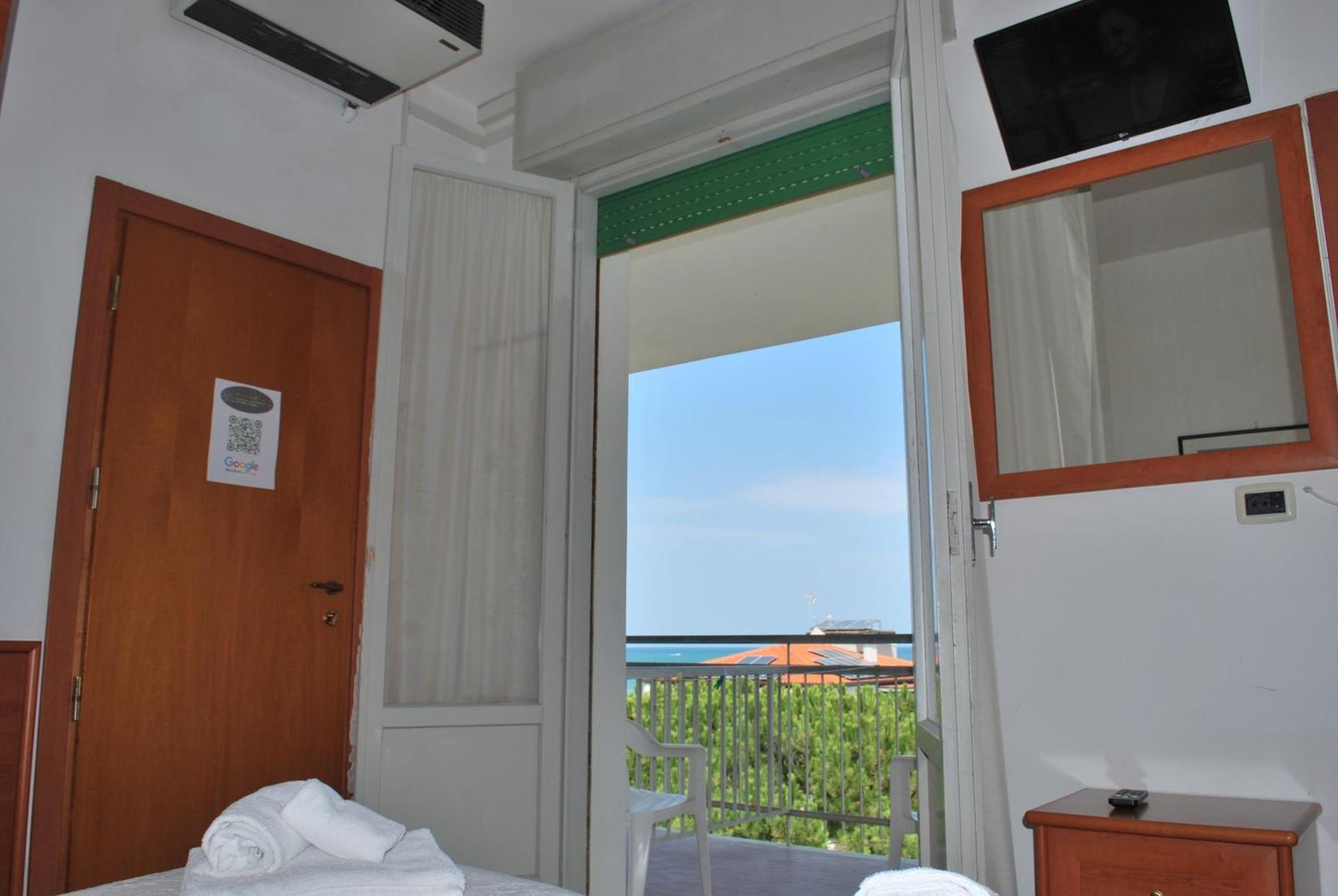 Hotel Villa Verde San Mauro Mare Екстериор снимка