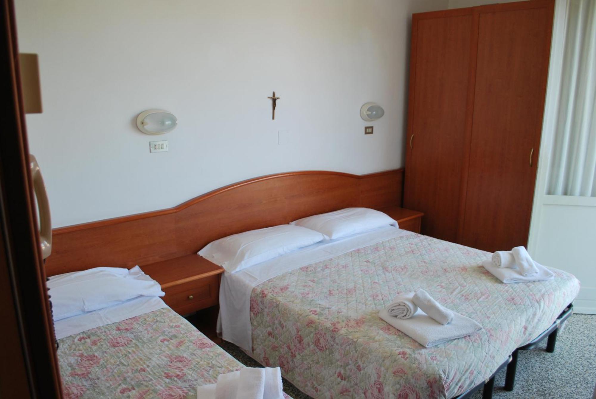 Hotel Villa Verde San Mauro Mare Екстериор снимка