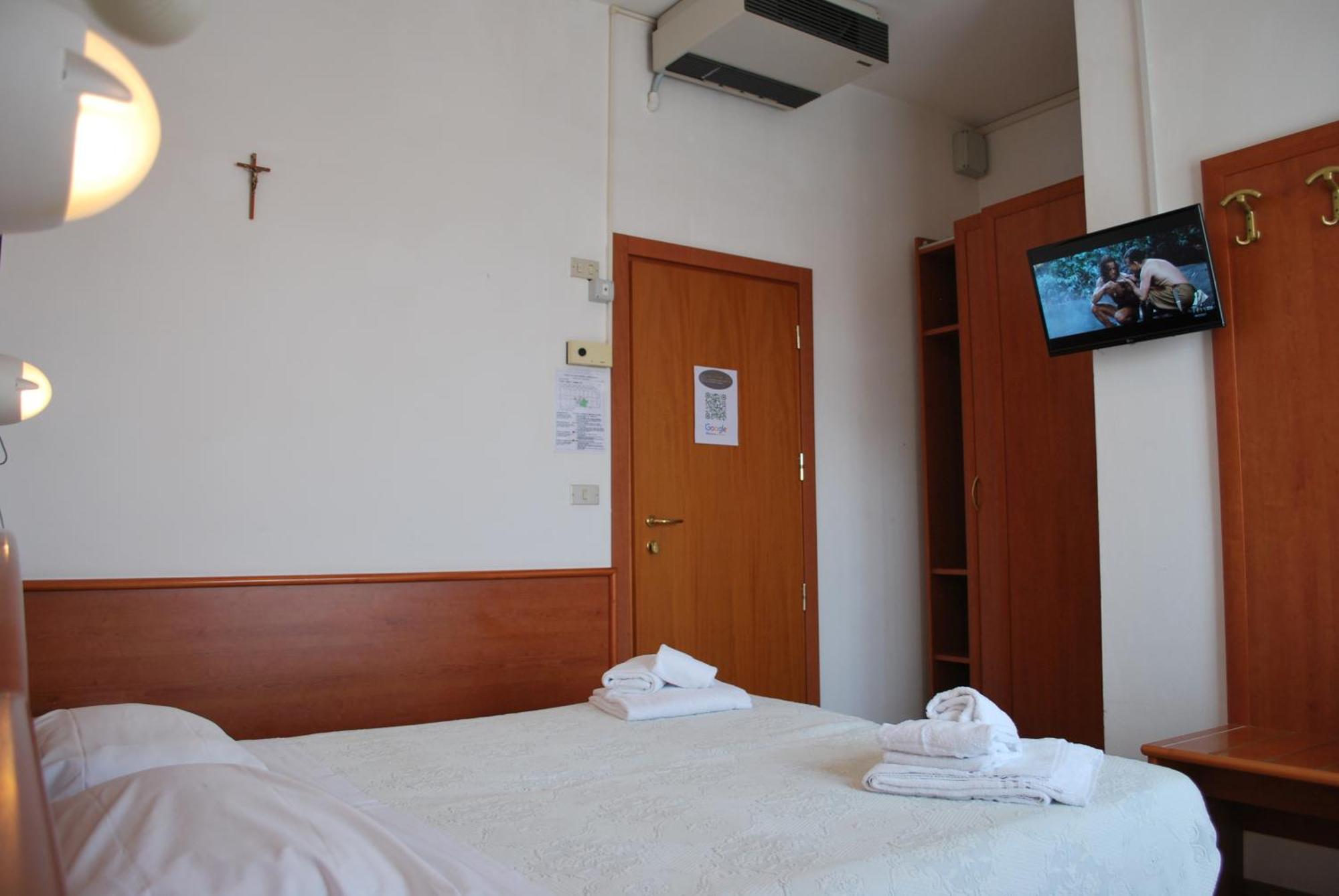 Hotel Villa Verde San Mauro Mare Екстериор снимка