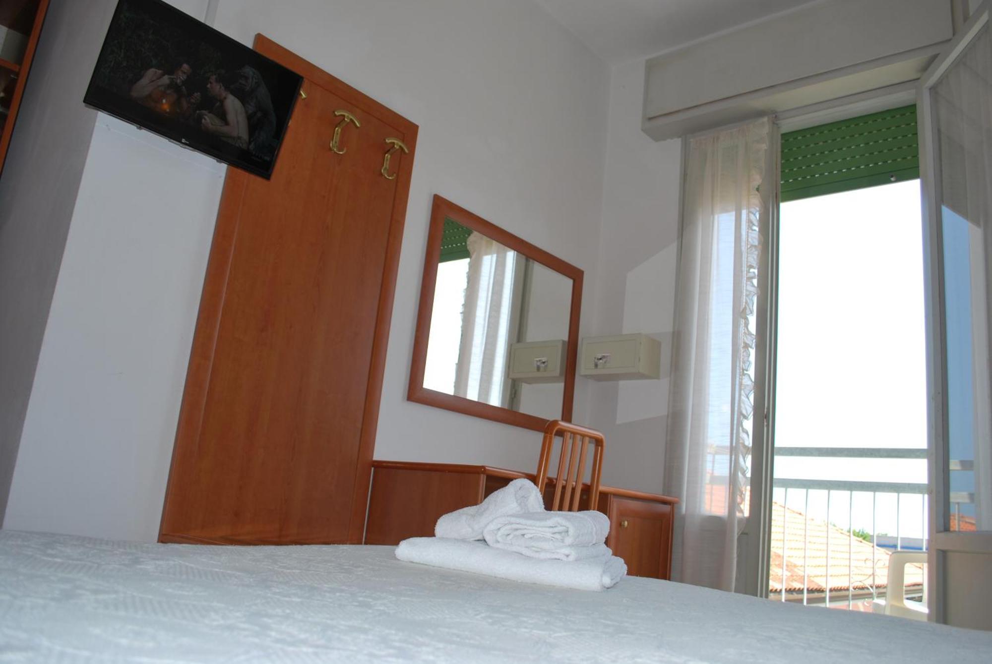 Hotel Villa Verde San Mauro Mare Екстериор снимка
