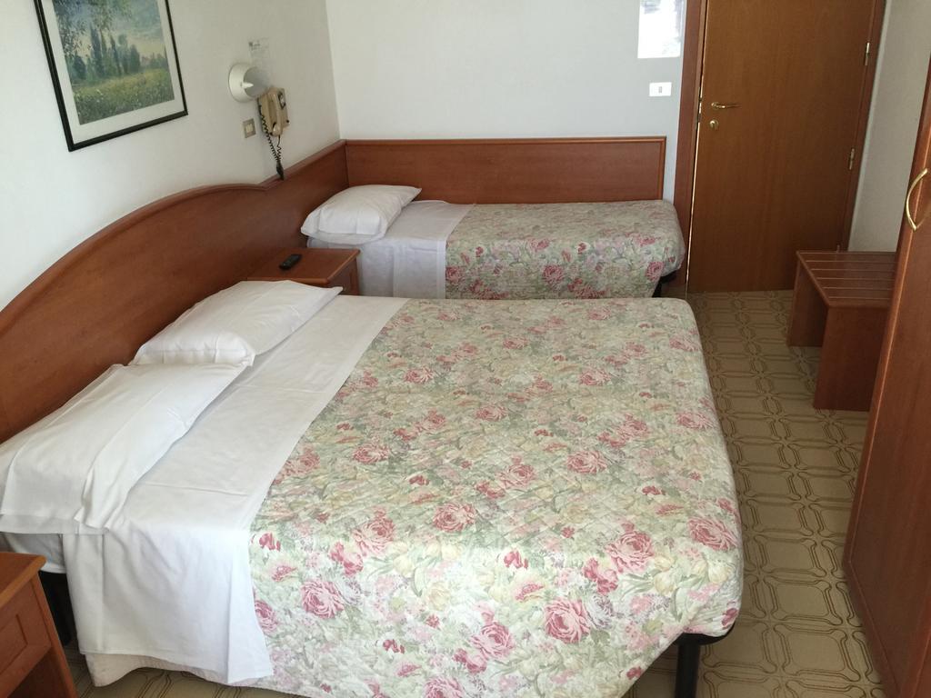 Hotel Villa Verde San Mauro Mare Екстериор снимка