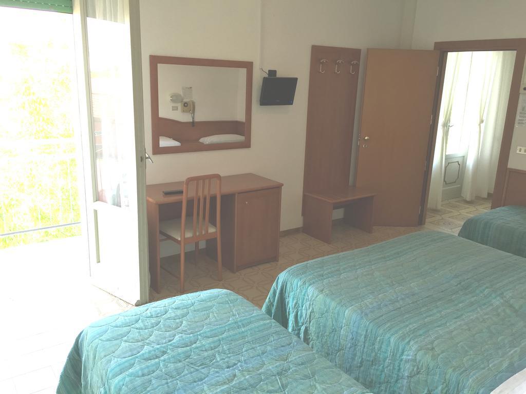 Hotel Villa Verde San Mauro Mare Екстериор снимка