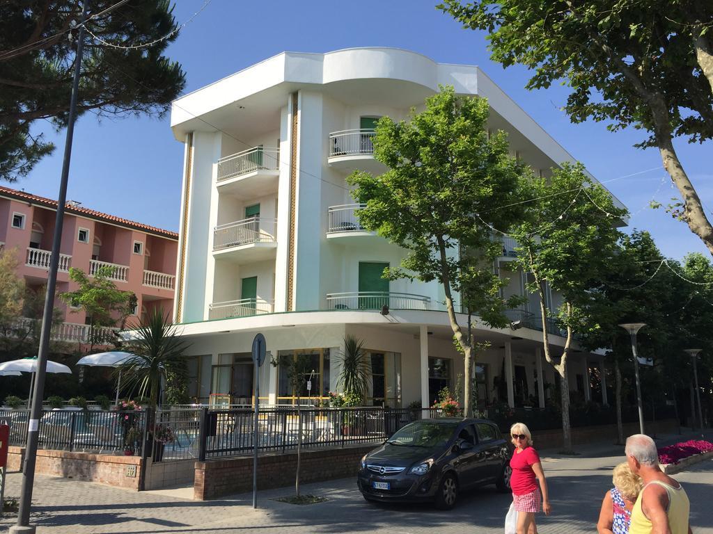 Hotel Villa Verde San Mauro Mare Екстериор снимка